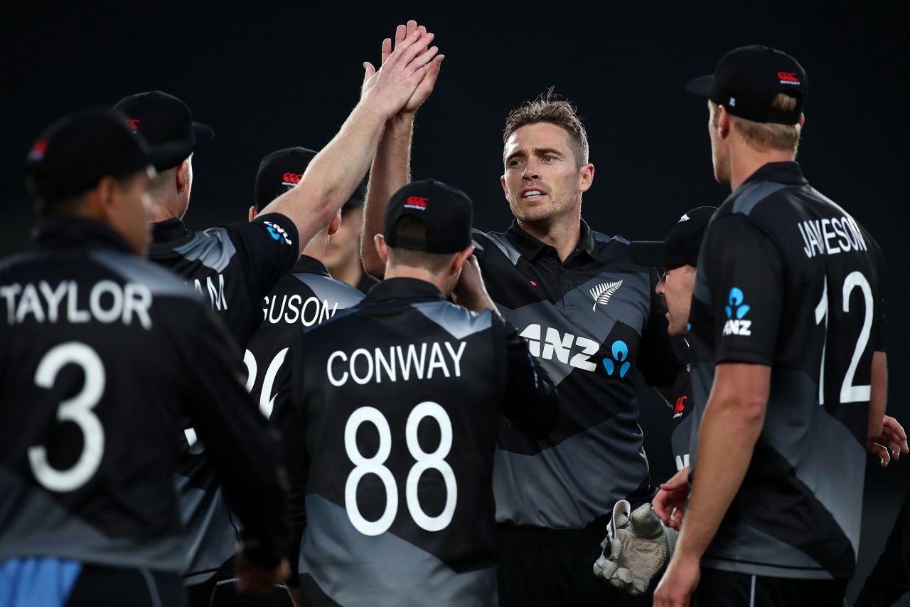 Tim Southee celebrates a wicket with his team-mates, New Zealand vs West Indies, 1st T20I, Auckland, November 27, 2020