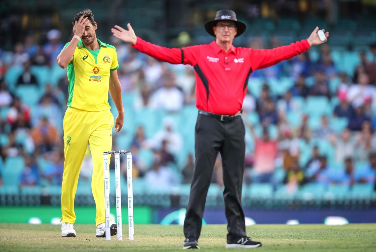 Mitchell Starc conceded 20 runs in his first over, Sydney, Australia vs India, 1st ODI, November 27, 2020