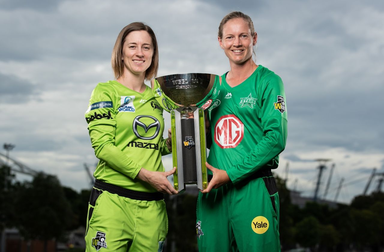 Rachael Haynes and Meg Lanning pose with the trophy, Melbourne Stars vs Sydney Thunder, WBBL 2020-21 final, Sydney, November 27, 2020