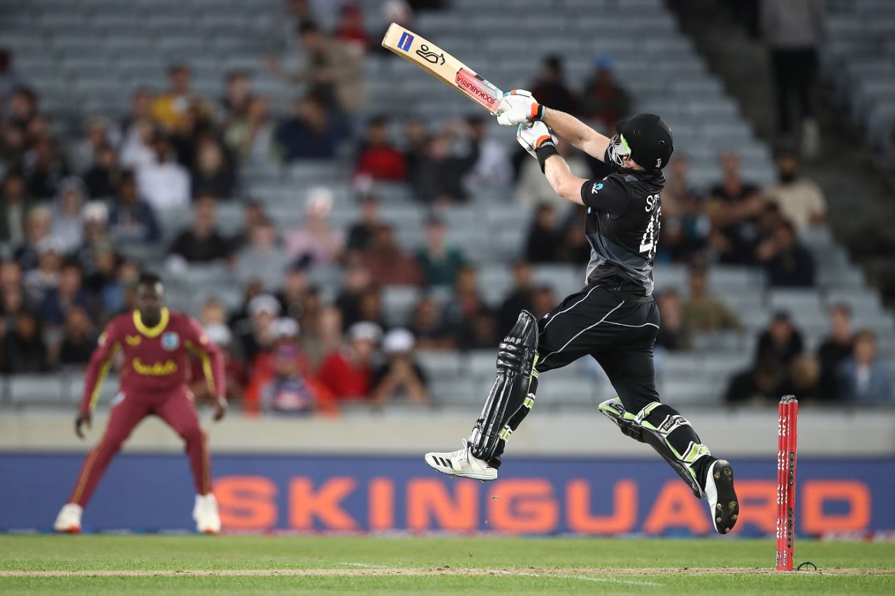 Tim Seifert hops to dispatch the ball square, New Zealand vs West Indies, 1st T20I, Auckland, November 27, 2020