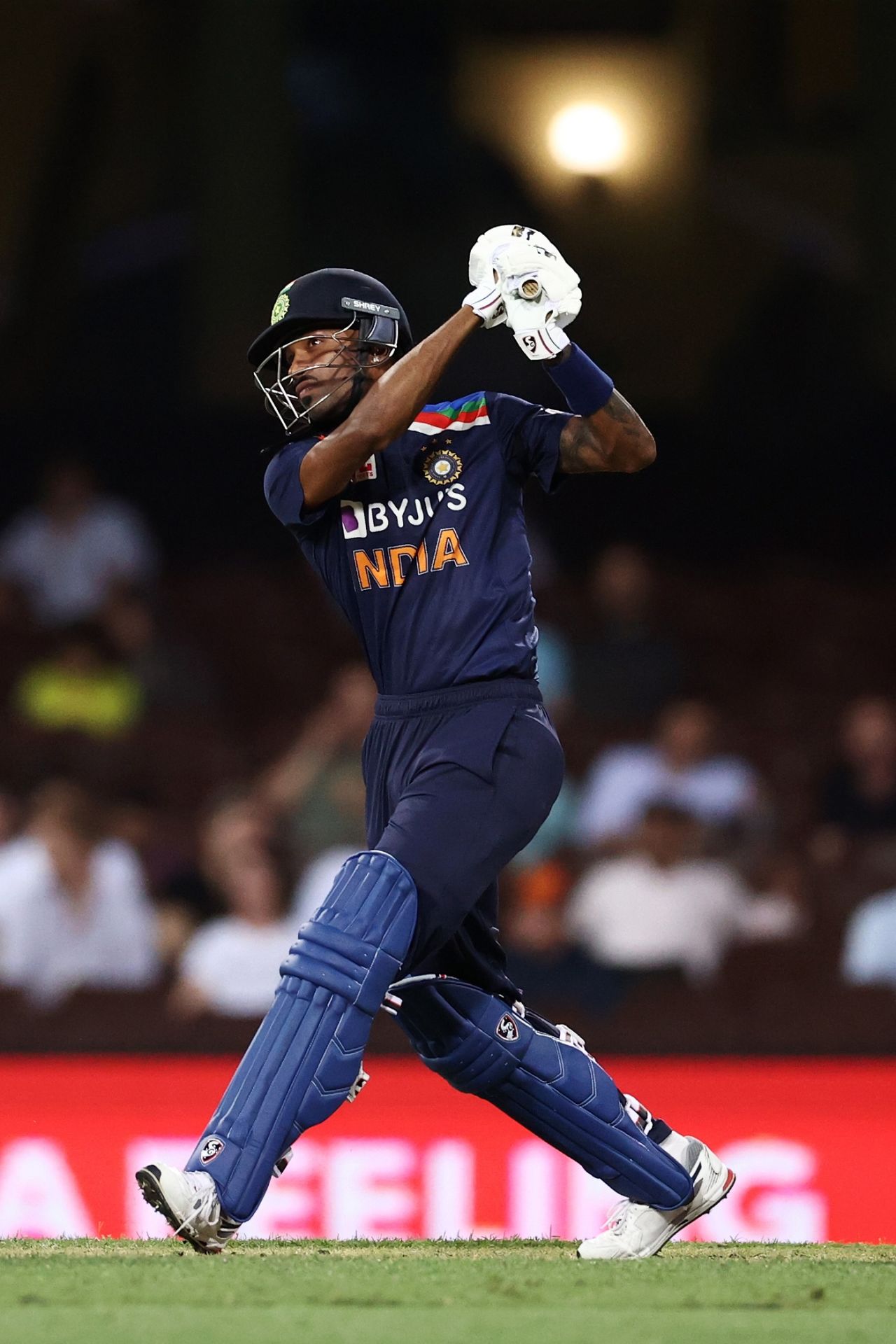 Hardik Pandya launches one down the ground, Australia vs India, 1st ODI, Sydney, November 27, 2020