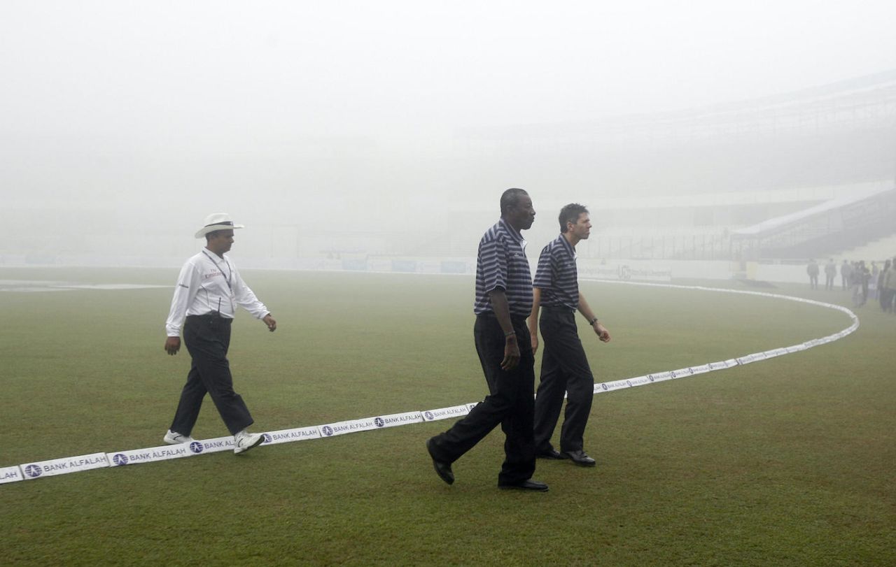 Steve Bucknor, match referee JJ Crowe and reserve umpire Tanvir Ahmed check the fog situation, first day, first Test, Bangladesh vs Sri Lanka, Sher-e-Bangla National Cricket Stadium, Dhaka, December 26, 2008