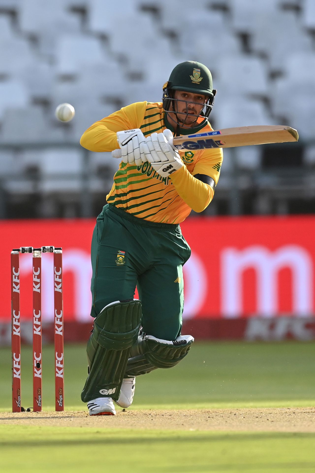 Quinton de Kock works to leg, South Africa v England, 1st T20I, Cape Town, November 27, 2020