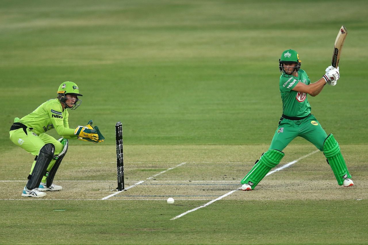 Meg Lanning cuts the ball square, Melbourne Stars vs Sydney Thunder, WBBL 2020-21 final, Sydney, November 28, 2020