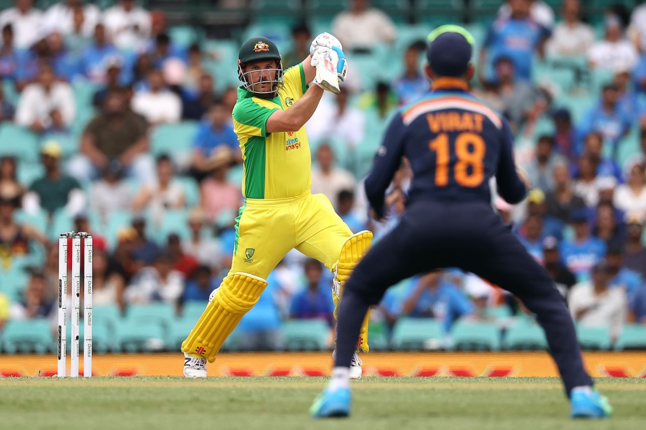 Aaron Finch on his way to a half-century, Sydney, Australia vs India, 2nd ODI, November 29, 2020
