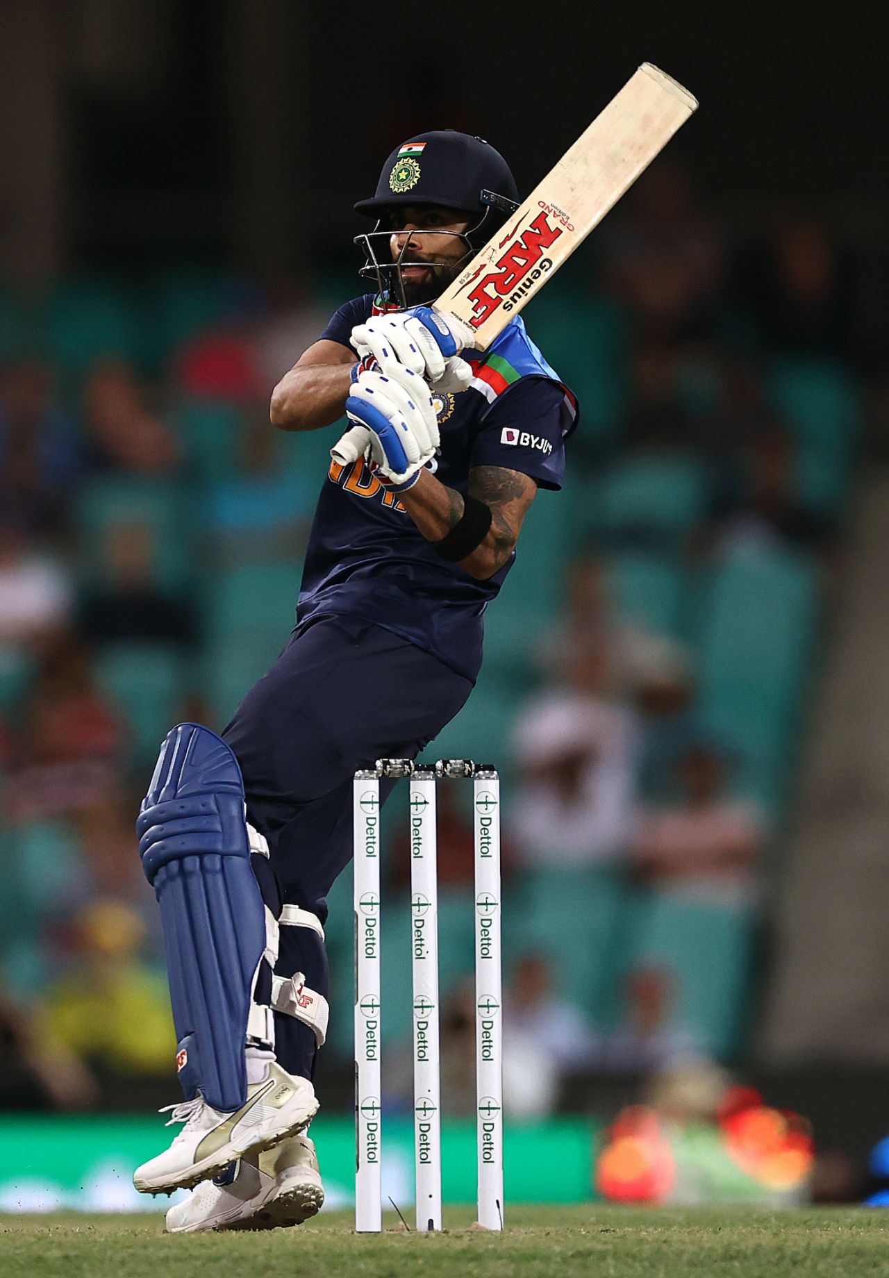 Virat Kohli pulls to fine leg, Australia v India, 2nd ODI, Sydney, November 29, 2020