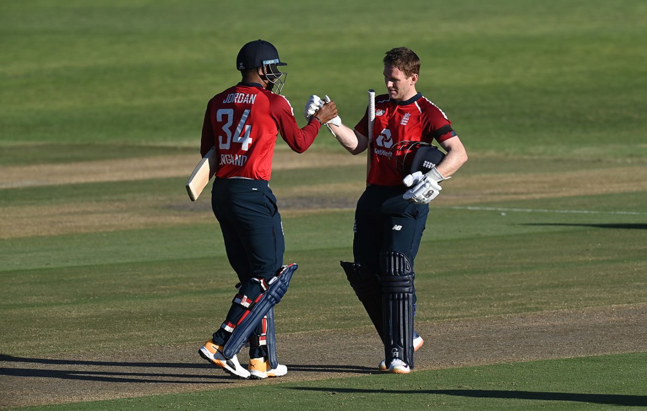 Chris Jordan and Eoin Morgan celebrate as the winning runs are hit, South Africa vs England, 2nd T20I, Paarl, November 29, 2020