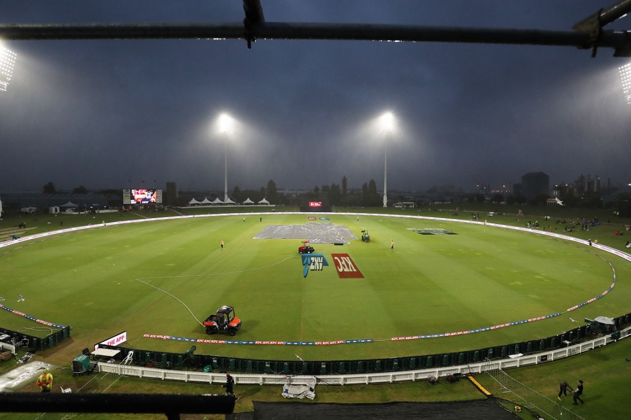 The Super Sopper is at work while the pitch remains covered amidst rain at the Bay Oval, New Zealand vs West Indies, 3rd T20I, Mount Maunganui, November 30, 2020
