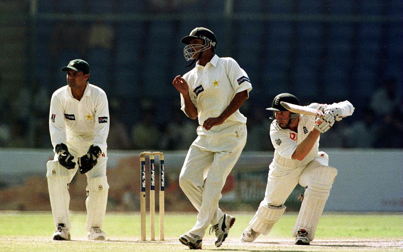 Mike Atherton drives, Pakistan v England, 3rd Test, 3rd day, Karachi, December 9, 2000