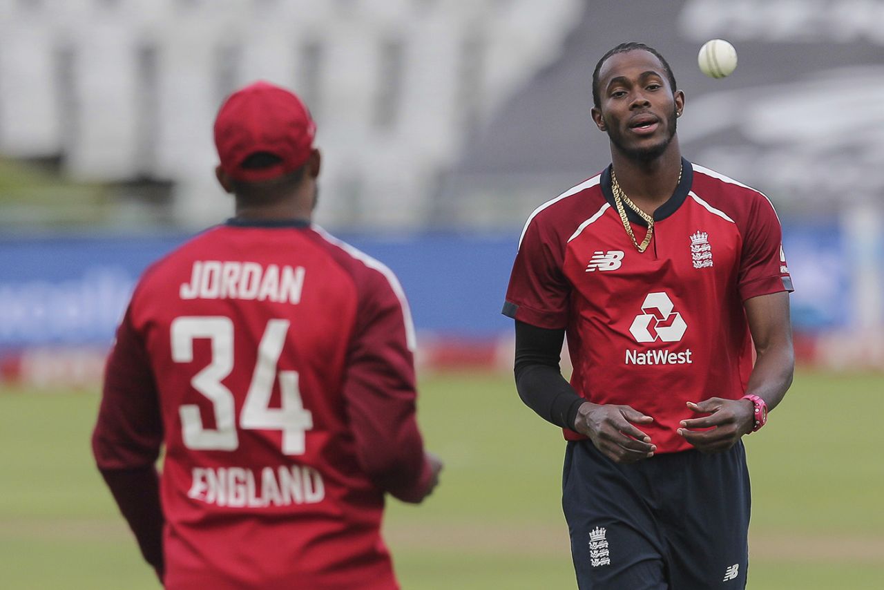 Jofra Archer at the top of his mark, South Africa vs England, 3rd T20I, Cape Town, December 1 2020