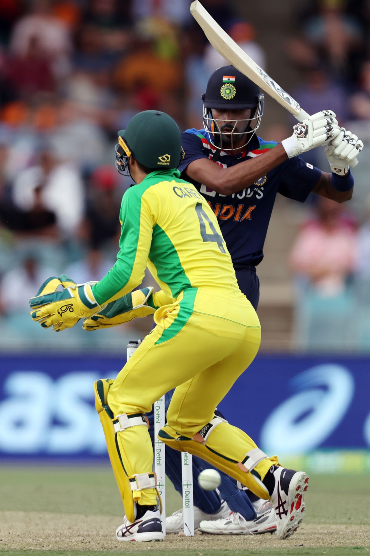 Hardik Pandya bottom-edges a pull past the keeper, Australia vs India, 3rd ODI, Canberra, December 2, 2020
