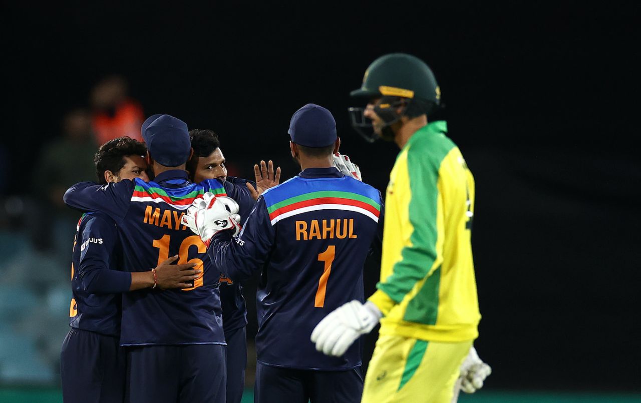 T Natarajan celebrates with his teammates after claiming Ashton Agar, Australia vs India, 3rd ODI, Canberra, December 2, 2020