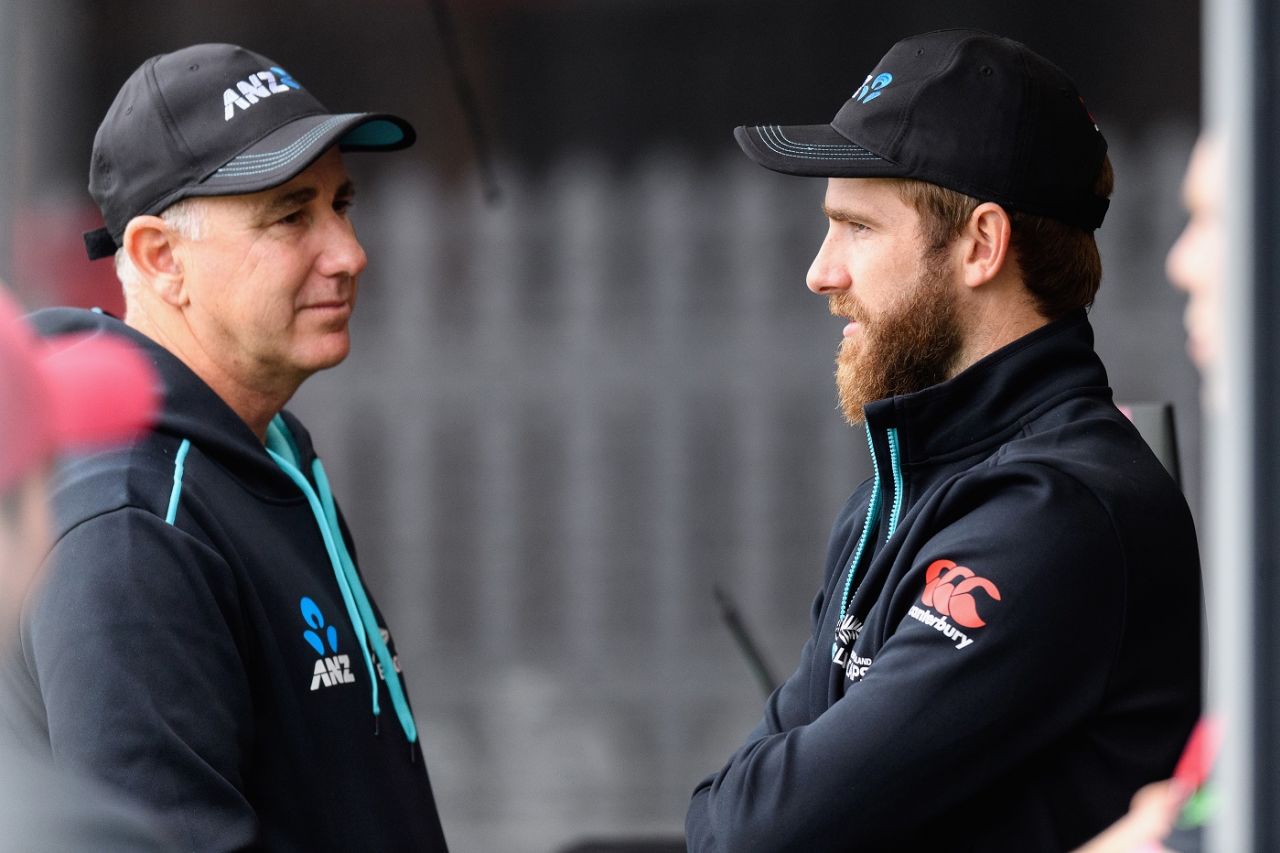 The thinktank: Gary Stead and Kane Williamson have a chat, New Zealand vs West Indies, 1st Test, Hamilton, 1st day, December 3, 2020 
