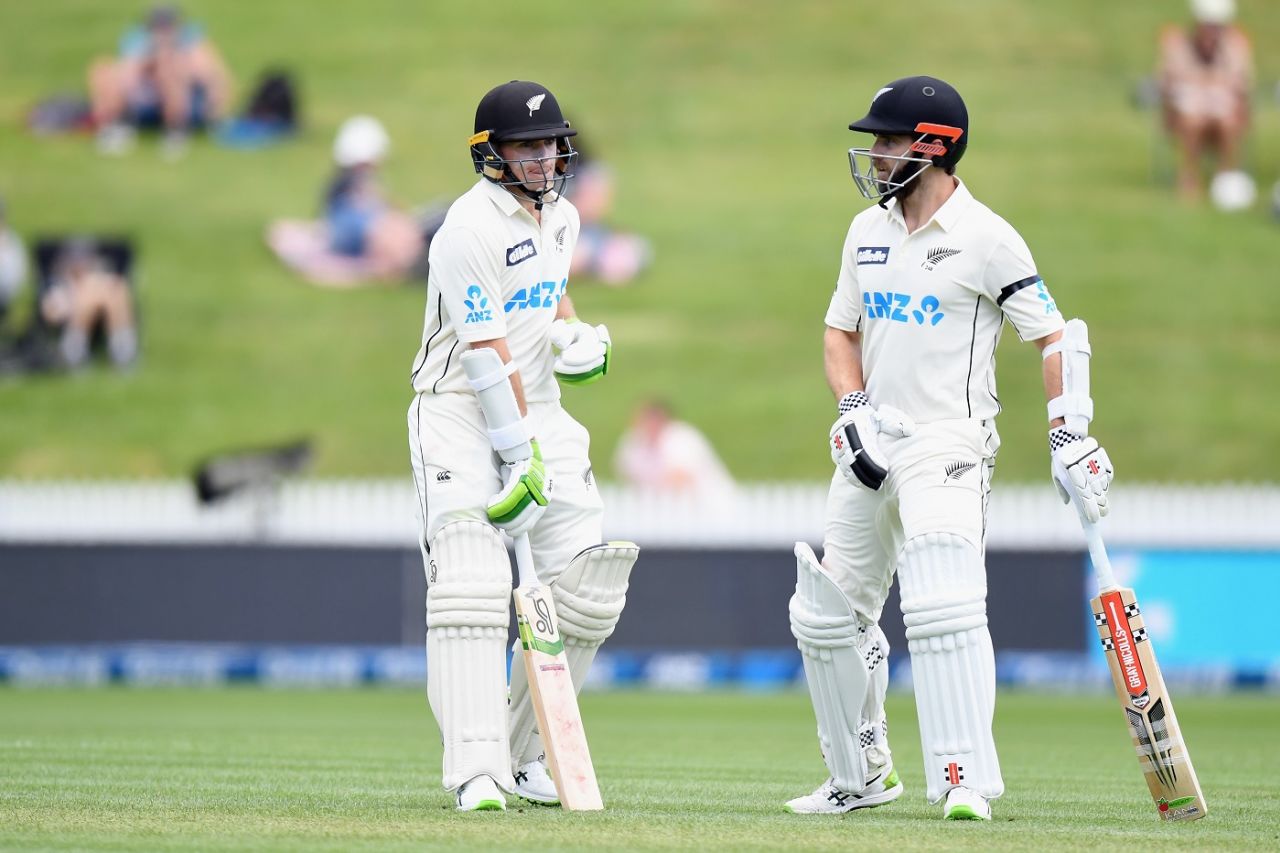 Tom Latham and Kane Williamson chat in the middle, New Zealand vs West Indies, 1st Test, Hamilton, 1st day, December 3, 2020 