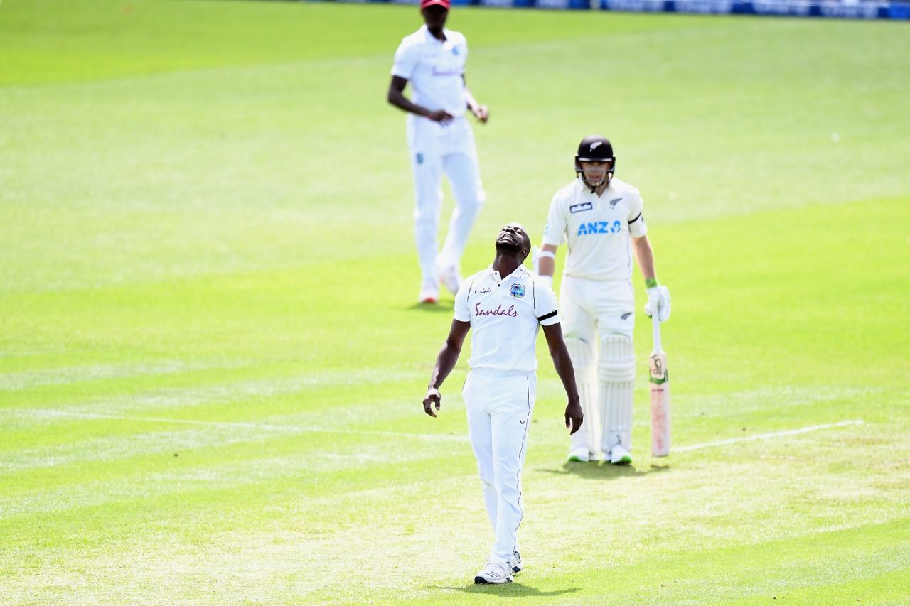 Kemar Roach reacts on the field, 1st Test, Hamilton, 1st day, December 3, 2020 