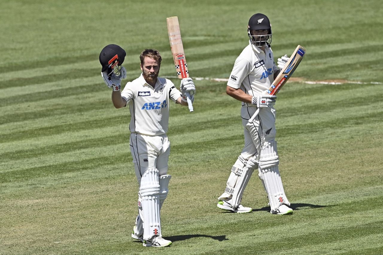 Kane Williamson raises the bat after his double-hundred, New Zealand vs West Indies, 1st Test, Hamilton, 2nd day, December 4, 2020