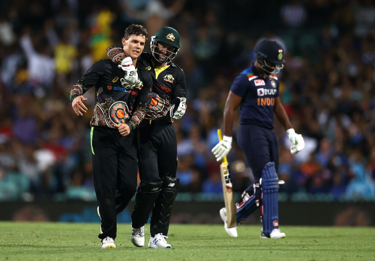 Mitchell Swepson gets congratulated after taking a wicket, Australia vs India, 3rd T20I, Sydney, December 8, 2020