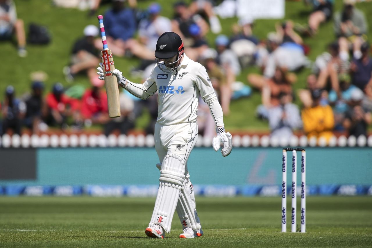 Henry Nicholls acknowledges the applause after his fifty, New Zealand v West Indies, 2nd Test, Wellington, December 11, 2020