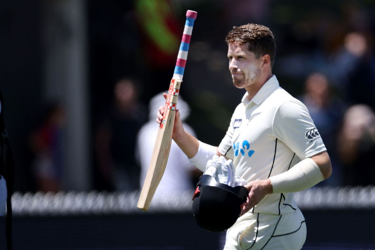 Henry Nicholls acknowledges the crowd after his 150, New Zealand v West Indies, 2nd Test, second day, December 12, 2020