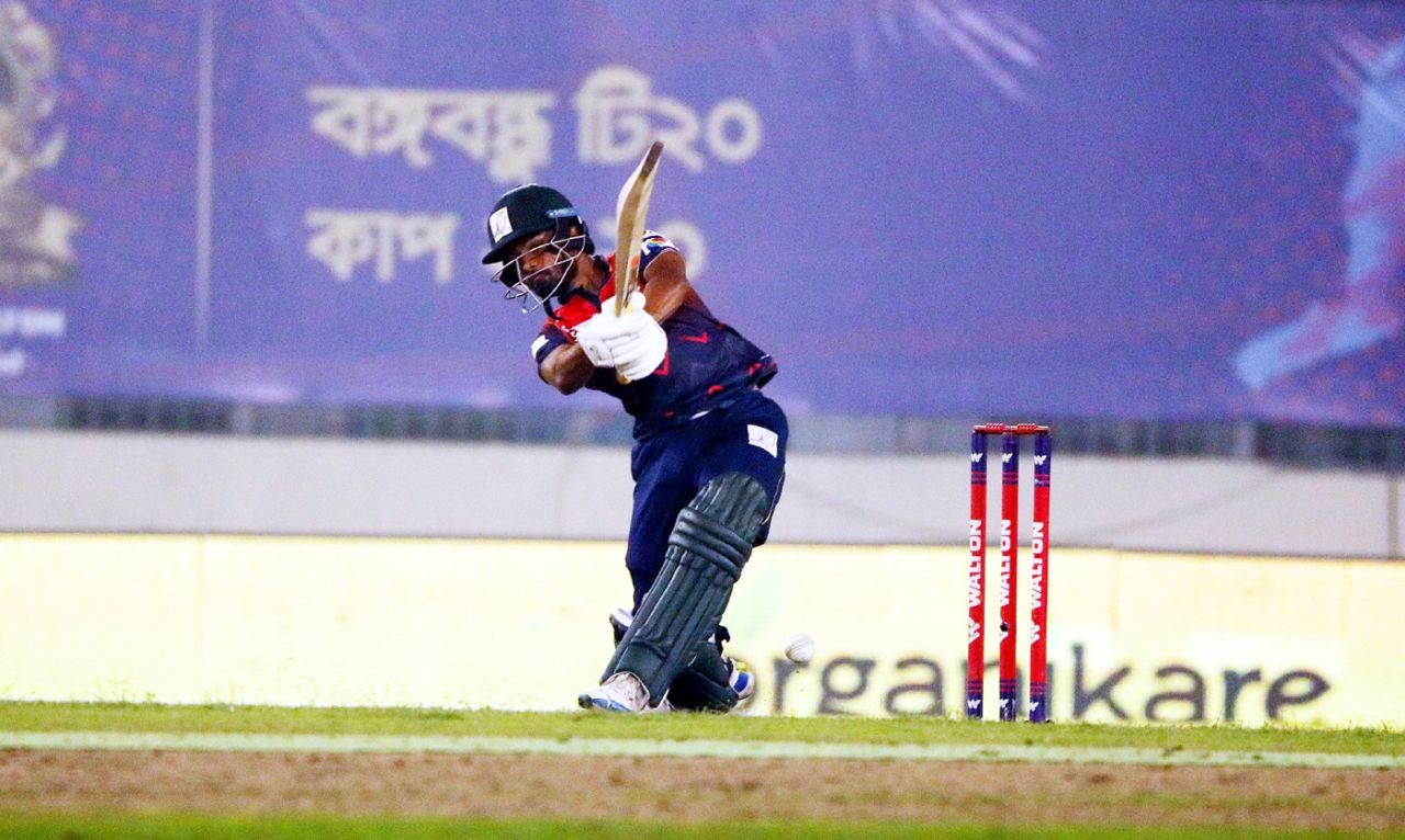 Towhid Hridoy swings to the leg side, Beximco Dhaka vs Fortune Barishal, Bangabandhu T20 Cup, Dhaka, December 12, 2020