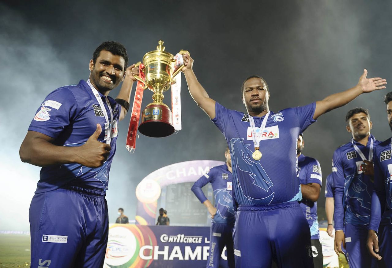 Thisara Perera and Johnson Charles rejoice with the LPL trophy, Jaffna Stallions vs Galle Gladiators, LPL 2020 final, Hambantota, December 16, 2020