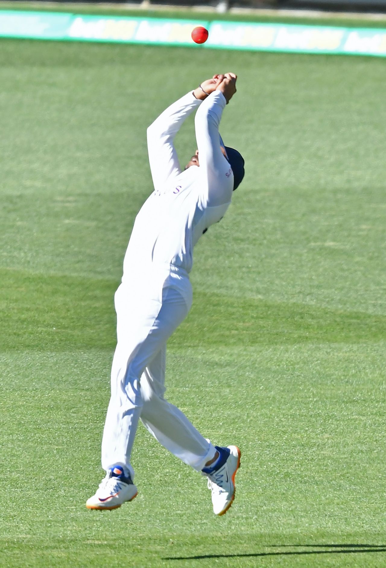 Prithvi Shaw drops Marnus Labuschagne at square leg, Australia vs India, 1st Test, Adelaide, 2nd day, December 18, 2020
