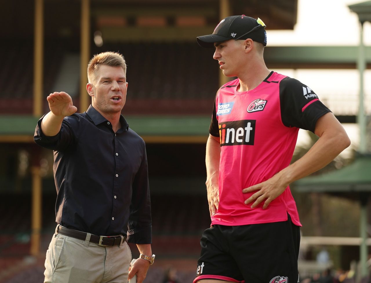 David Warner has a chat with Sean Abbott, Sydney, December 18, 2019