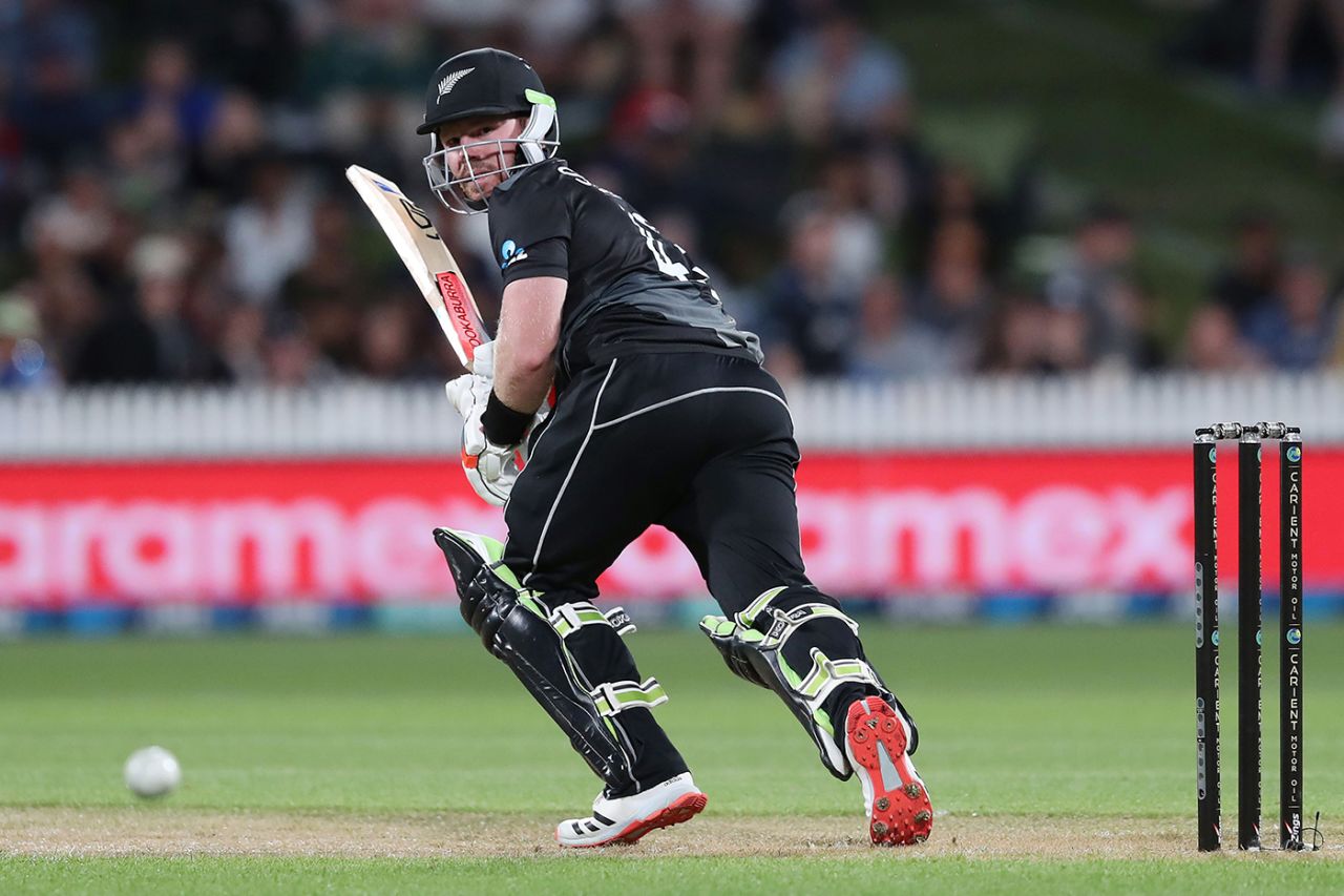 Tim Seifert works the ball behind square, New Zealand vs Pakistan, 2nd T20I, Hamilton, December 20 2020

