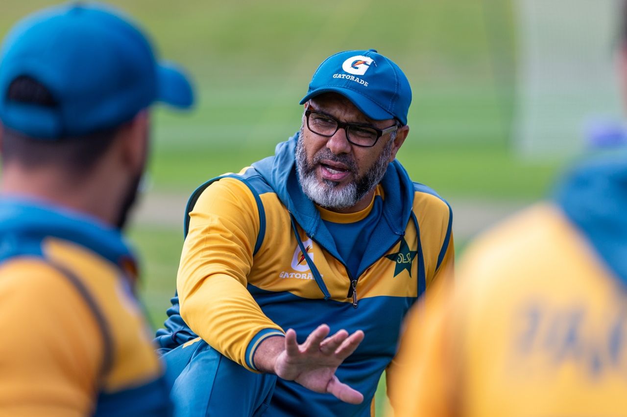 Waqar Younis speaks during a team training session, Queenstown, December 9, 2020
