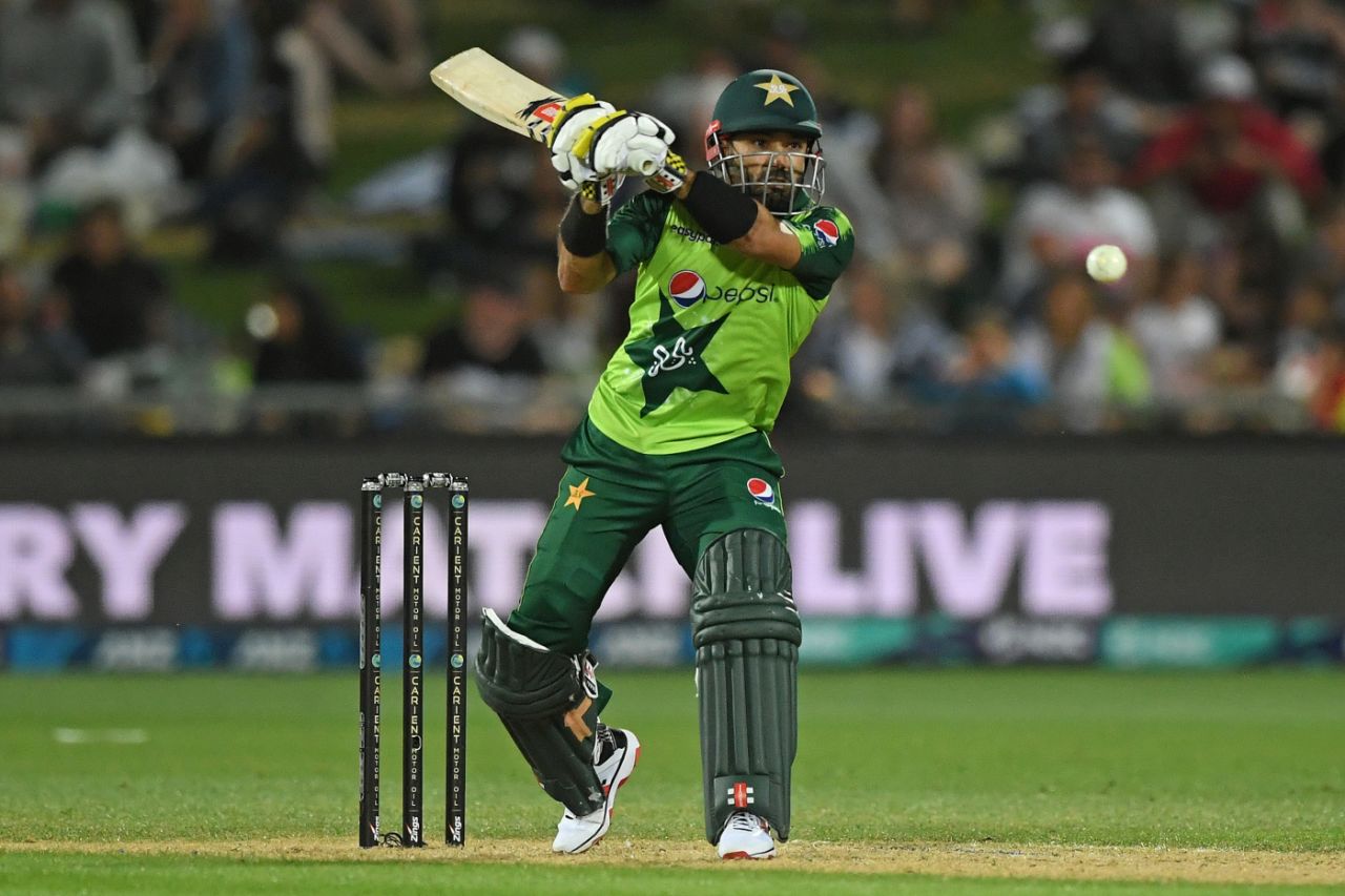 Mohammad Rizwan lines himself up to swat one away, New Zealand vs Pakistan, 3rd T20I, Napier, December 22, 2020