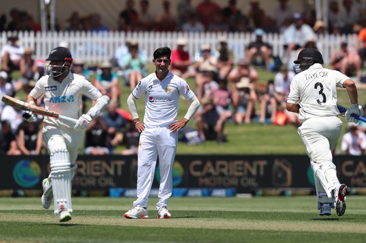 A century partnership for Kane Williamson and Ross Taylor brought New Zealand some stability, New Zealand vs Pakistan, 1st Test, Mount Maunganui, 1st day, December 26, 2020