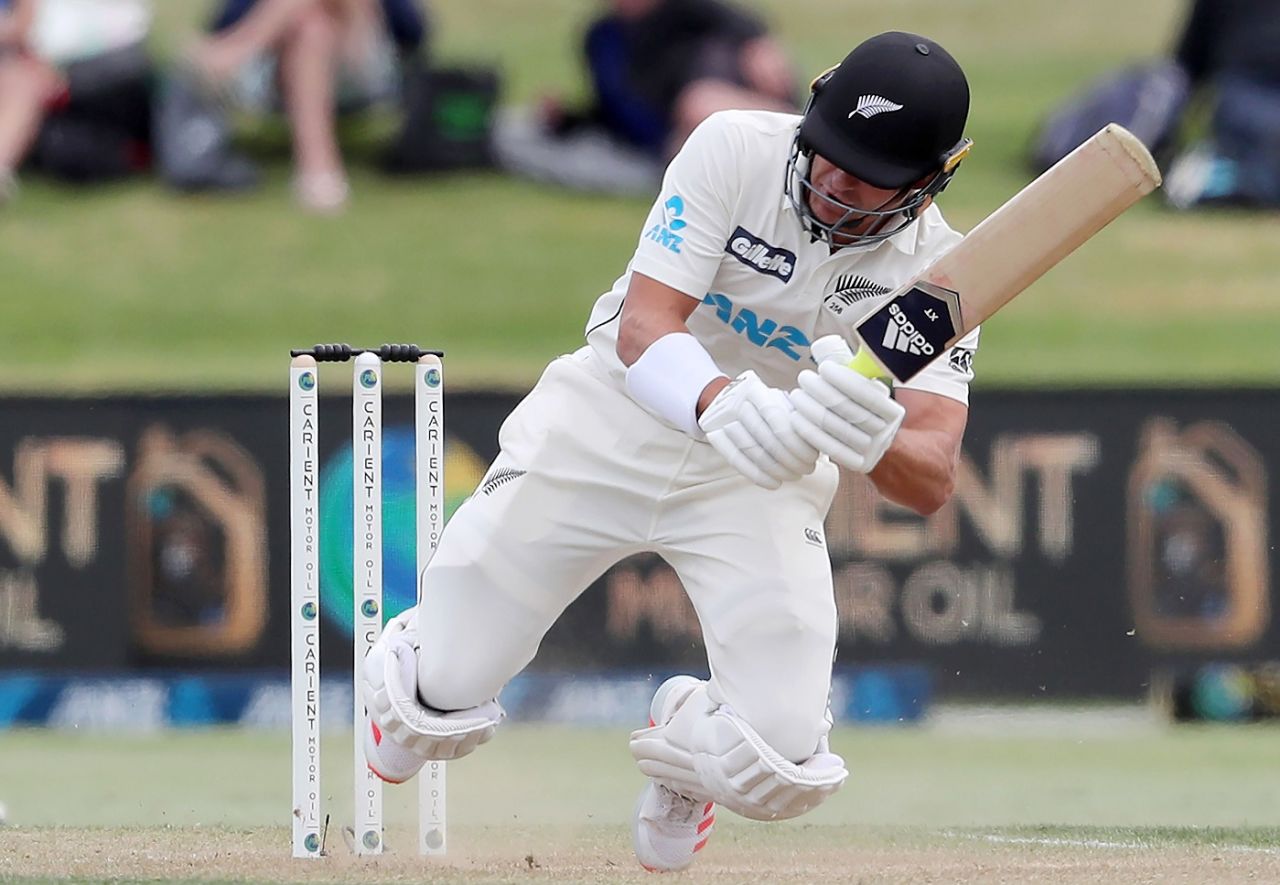 Neil Wagner is felled by a yorker, New Zealand vs Pakistan, 1st Test, Bay Oval, Day 2, December 27 2020