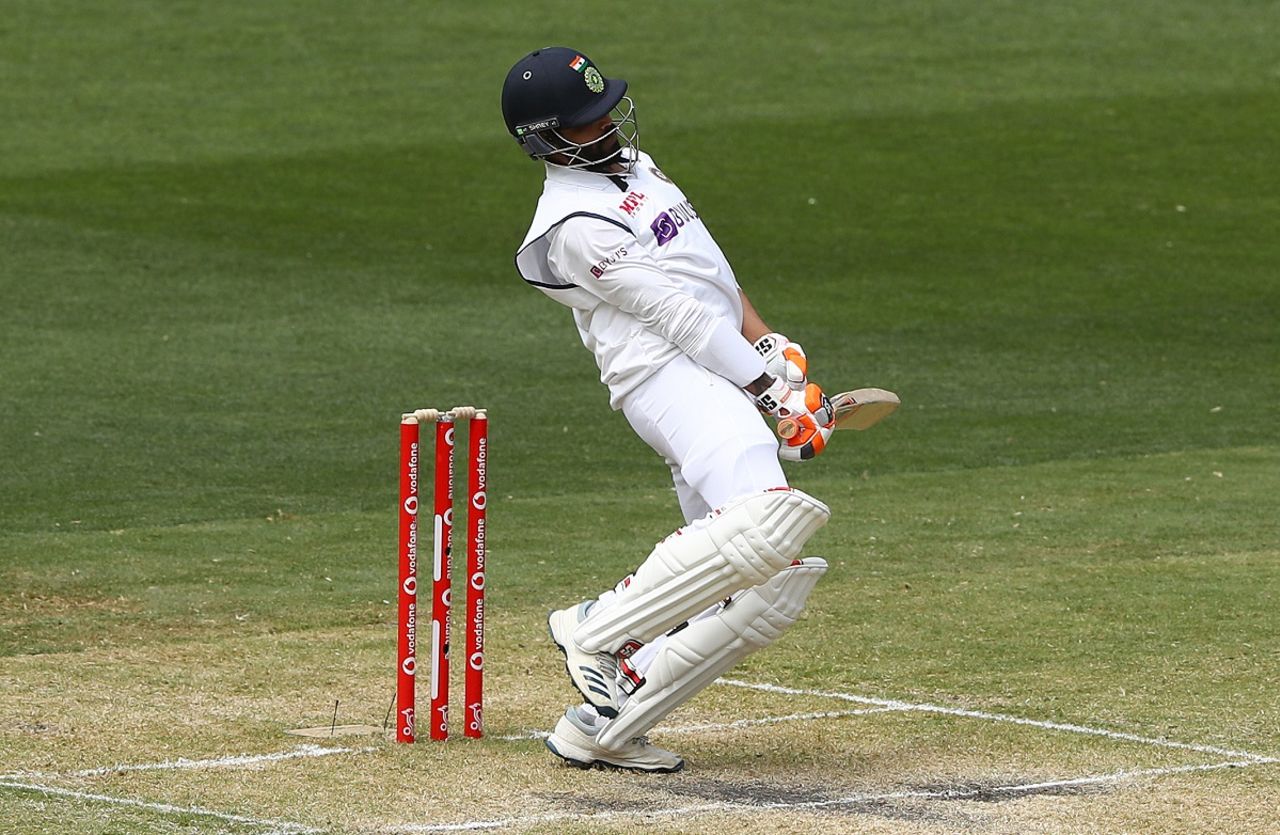 Ravindra Jadeja avoids a rip-roaring bouncer, Australia v India, 2nd Test, Melbourne, 3rd day, December 28, 2020


