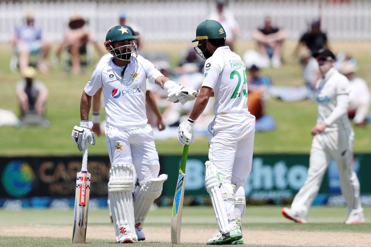 Mohammad Rizwan and Fawad Alam punch gloves, New Zealand vs Pakistan, 1st Test, Mount Maunganui, Day 5, December 30 2020

