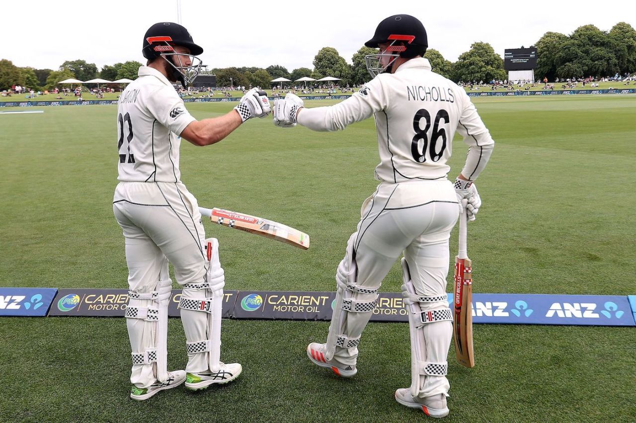 Kane Williamson and Henry Nicholls take the field, New Zealand v Pakistan, 2nd Test, Christchurch, 3rd day, January 5, 2021