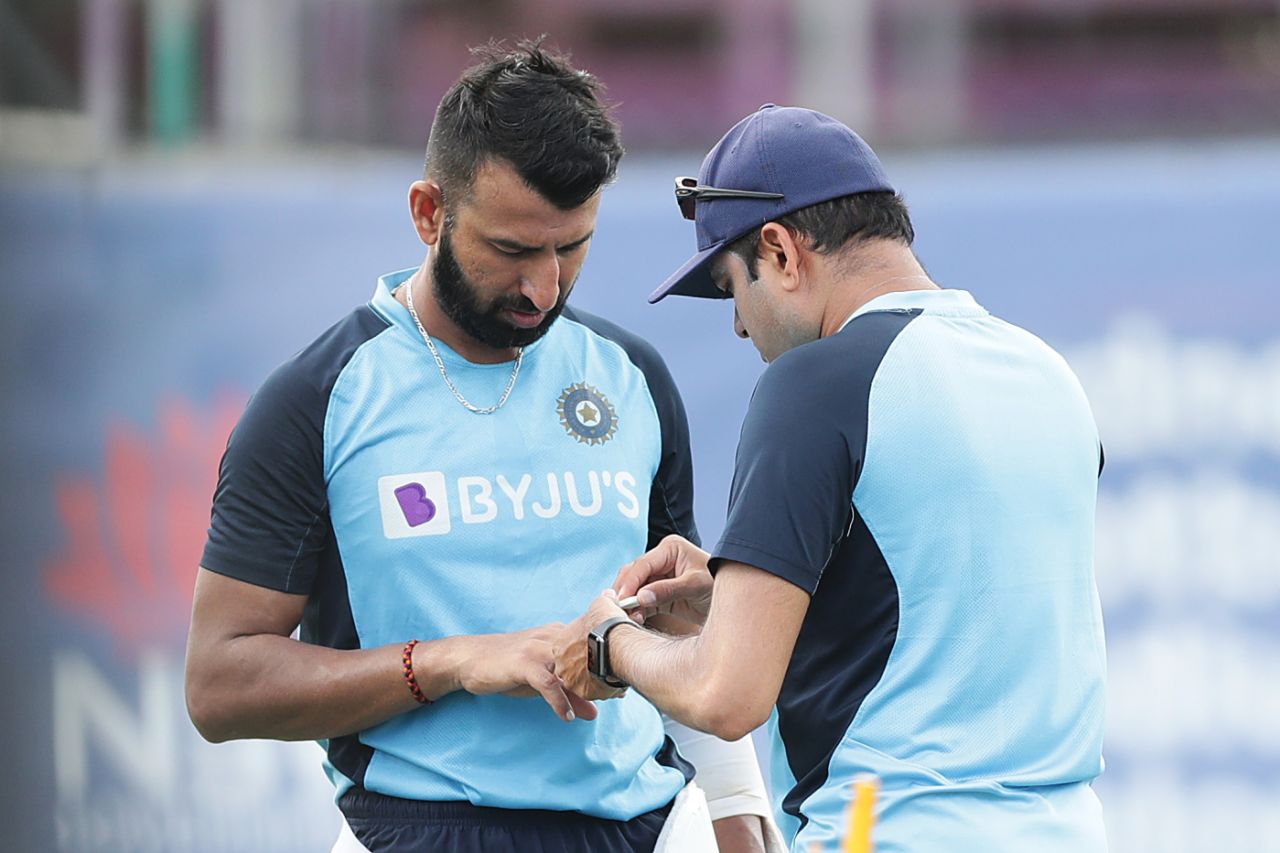 Cheteshwar Pujara's finger gets some attention during training, Sydney, January 5, 2021