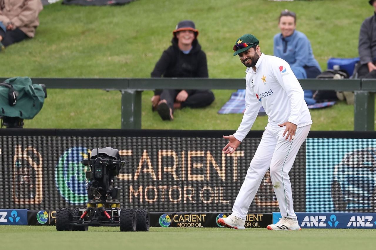 Azhar Ali found a friend in a remote-controlled camera, New Zealand v Pakistan, 2nd Test, Christchurch, 3rd day, January 5, 2021