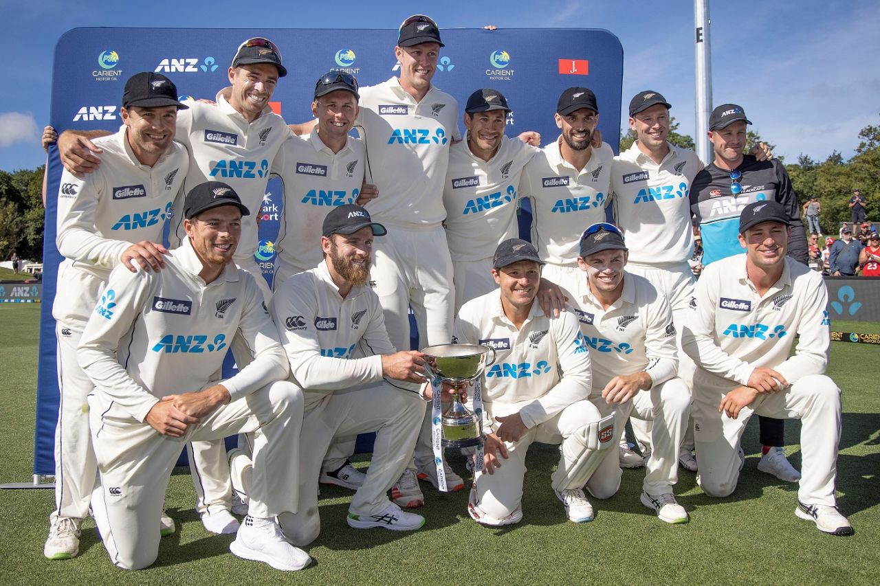 New Zealand players celebrate after winning the second Test to take the series 2-0, New Zealand vs Pakistan, 2nd Test, Christchurch, 4th day, January 6, 2021