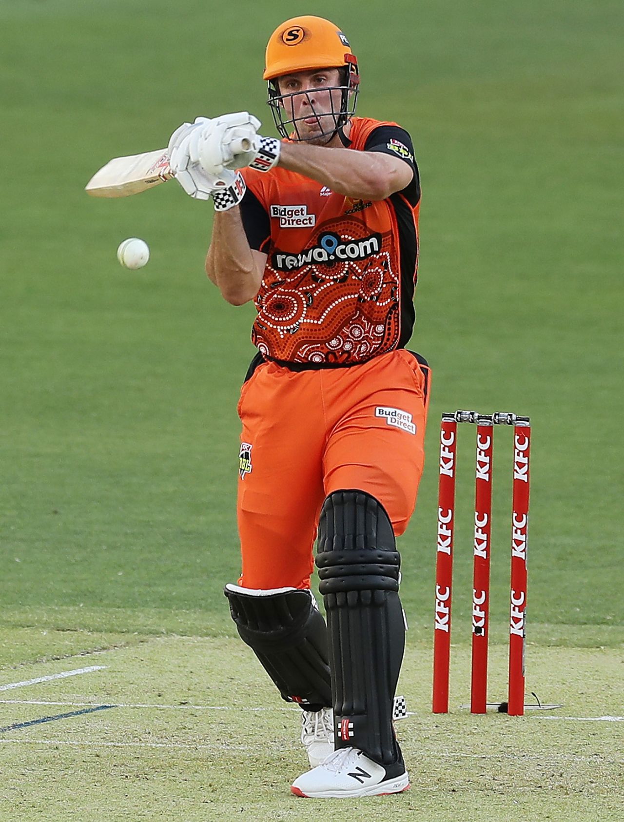 Mitchell Marsh gets in position to whack one towards midwicket, Perth Scorchers vs Sydney Sixers, BBL 2020-21, Perth, January 6, 2021