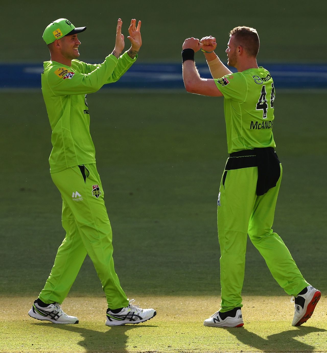 Nathan McAndrew celebrates the wicket of Ben McDermott, Hobart Hurricanes vs Sydney Thunder, BBL 2020-21, Perth, january 7, 2021