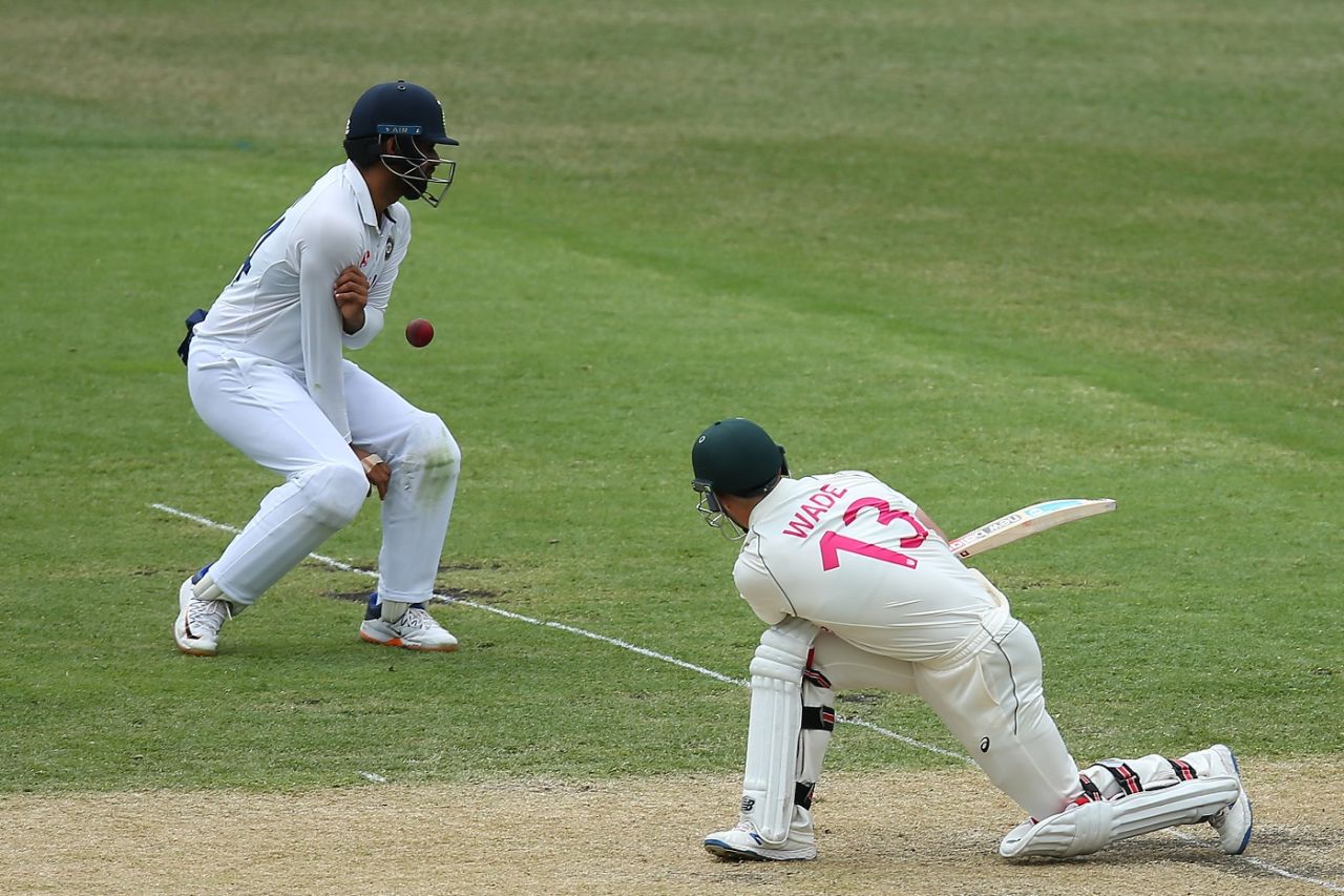 Hanuma Vihari cops a painful blow from a Matthew Wade sweep shot, Australia vs India, 3rd Test, Sydney, 2nd day, January 8, 2021