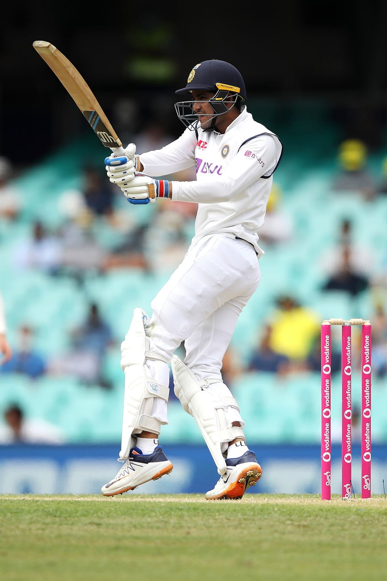 Shubman Gill plays a pull, Australia vs India, 3rd Test, Sydney, 2nd day, January 8, 2021