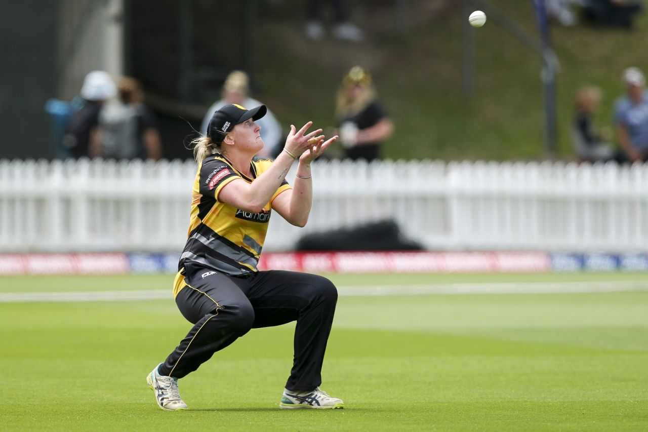 Rebecca Burns looks to take a catch, Wellington women v Northern Districts women, Super Smash, Wellington, January 9, 2021