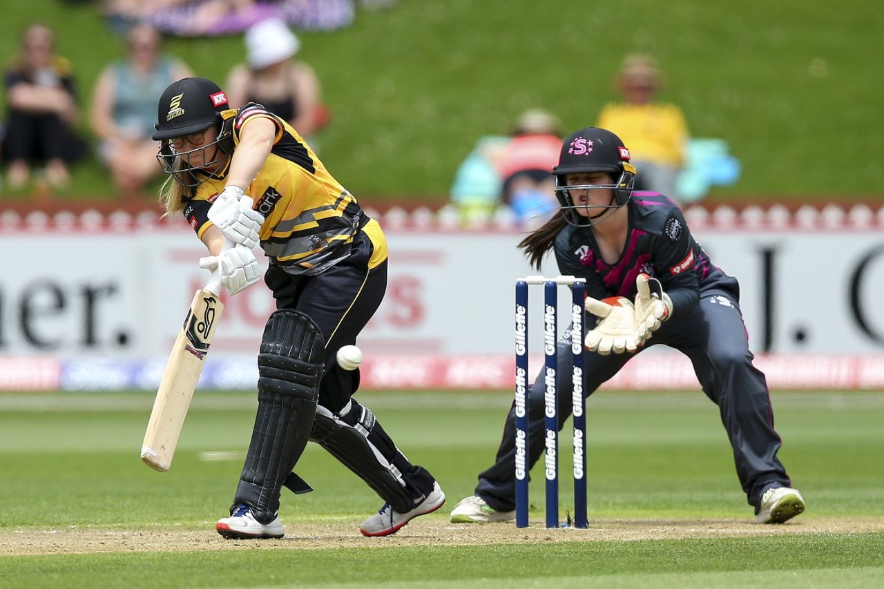 Leigh Kasperek bats with AM Ewart behind the stumps, Wellington women v Northern Districts women, Super Smash, Wellington, January 9, 2021