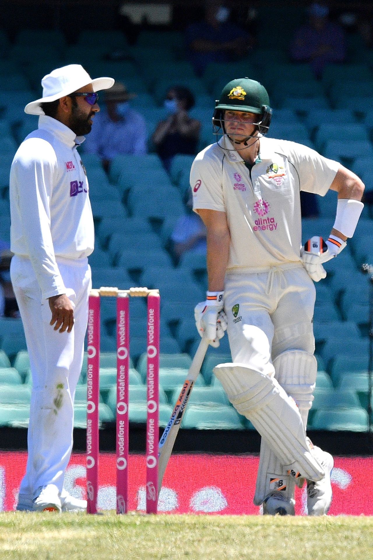 Rohit Sharma and Steven Smith have a chat, Australia vs India, 3rd Test, Sydney, 4th day, January 10, 2021