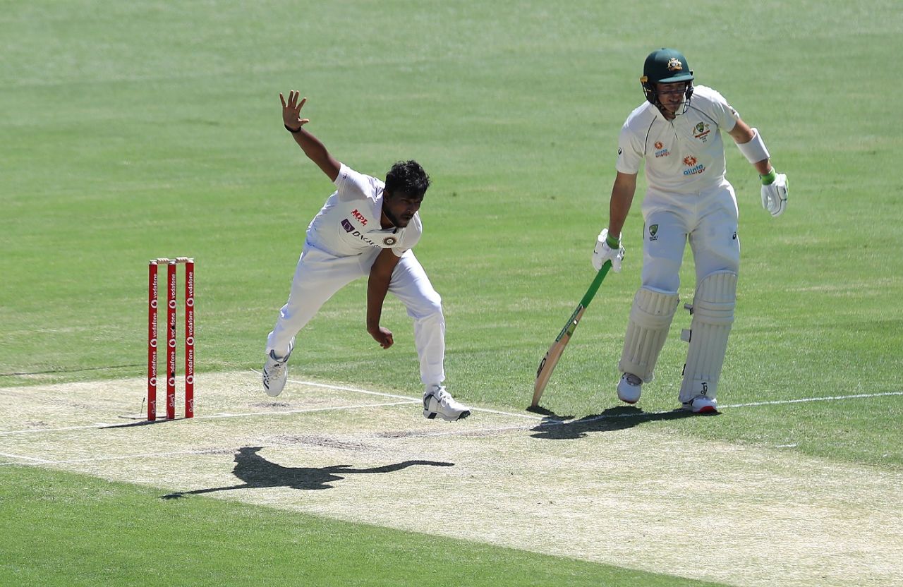 T Natarajan in his delivery stride, Australia vs India, 4th Test, Brisbane, 2nd day, January 16, 2021