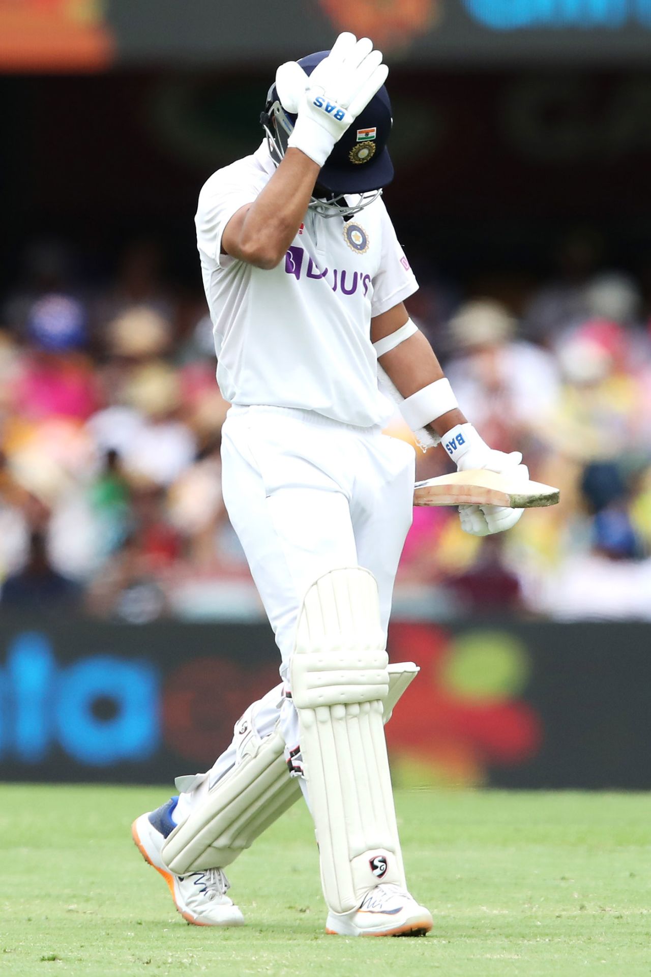 Ajinkya Rahane holds his head after being dismissed, Australia vs India, 4th Test, Brisbane, 3rd day, January 17, 2021
