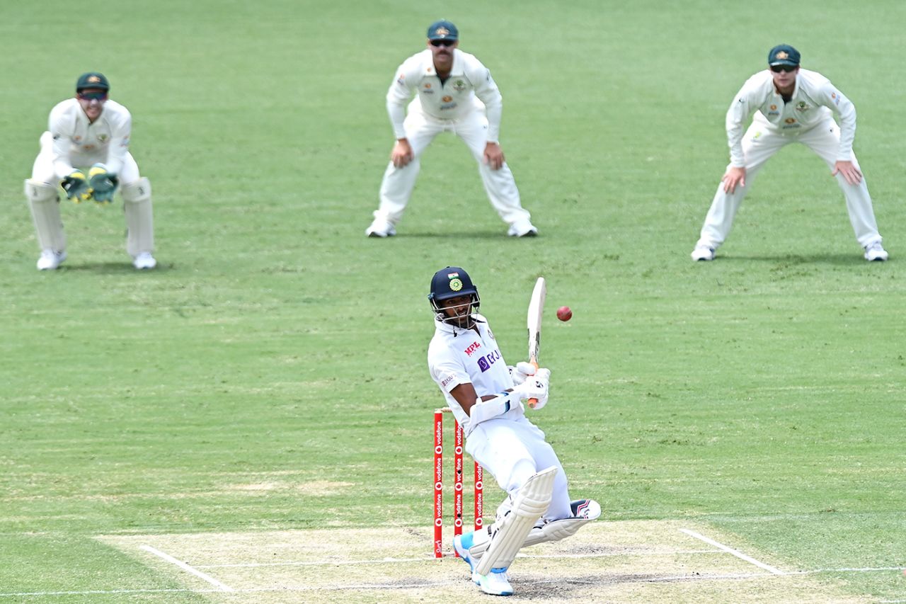 Washington Sundar keeps his eyes on a short ball, Australia vs India, 4th Test, Brisbane, 3rd day, January 17, 2021