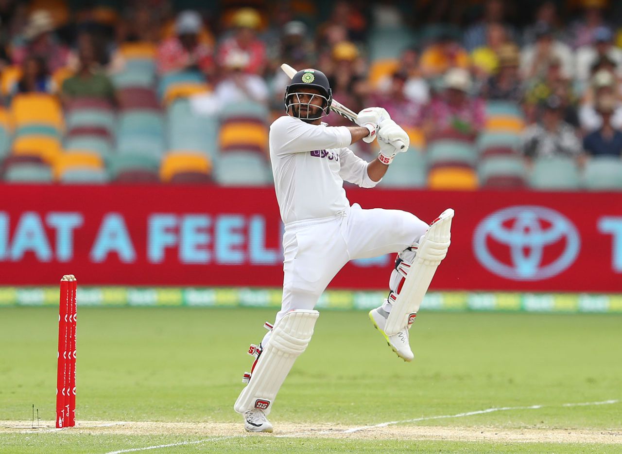 Shardul Thakur goes after the bowler, Australia vs India, 4th Test, Brisbane, 3rd day, January 17, 2021