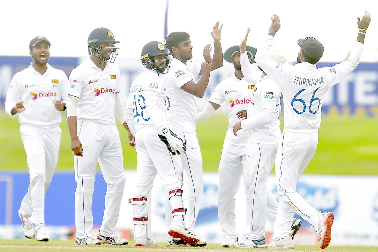 Lasith Embuldeniya took two early wickets in the fourth innings, Sri Lanka v England, 1st Test, Galle, 4th day, January 17, 2021